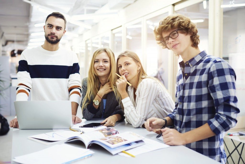 employees working in an open space