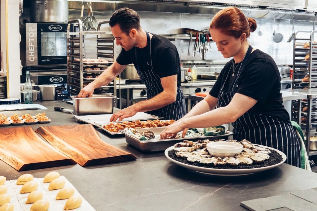 people preparing food